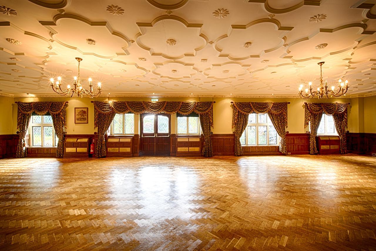 Miskin Manor Hotel Хензол Экстерьер фото